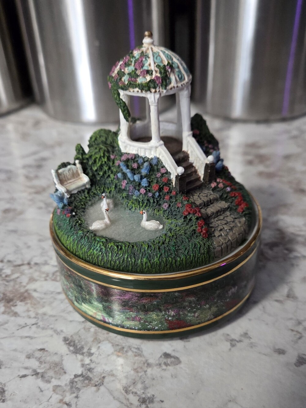 Thomas Kinkade Peaceful Moments, Garden Of Serenity Music Box, Vintage, Works!